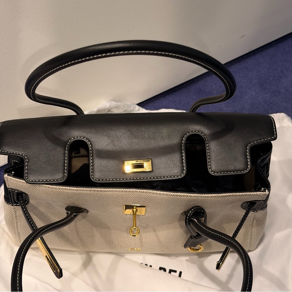 NWT. JW PEI Yara shoulder bag - Picture 7 of 14